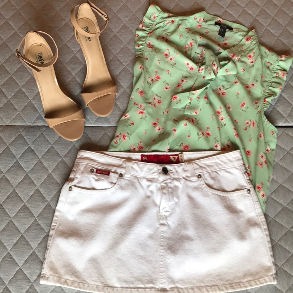 Beautiful White Guess Denim Skirt